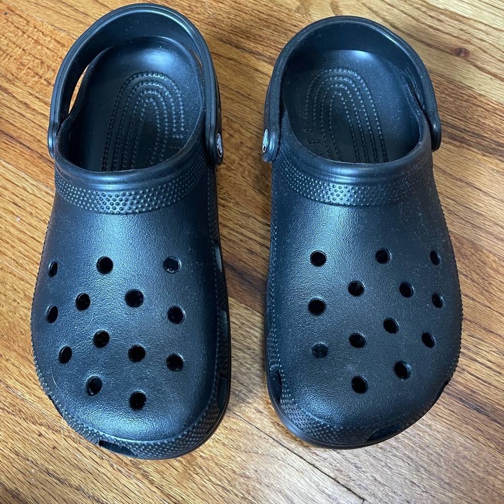crocs - black womens size 9 or men’s size 7